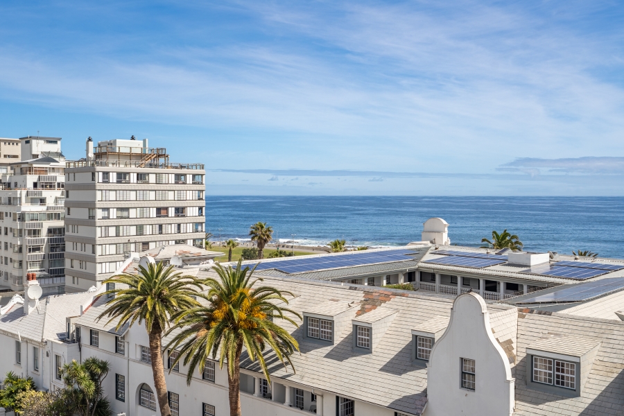 2 Bedroom Property for Sale in Sea Point Western Cape